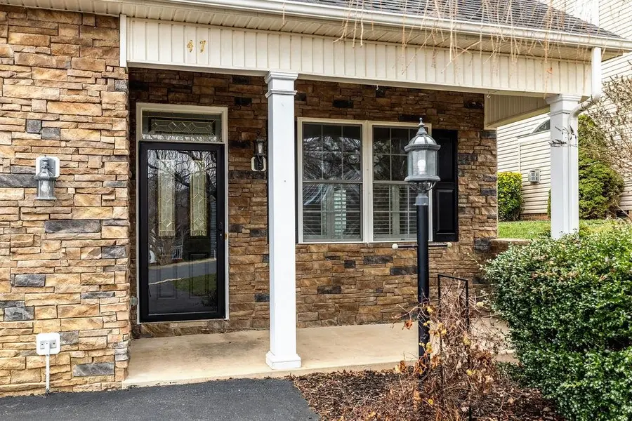 47 Villa View Dr, Staunton, VA 24401 - #3