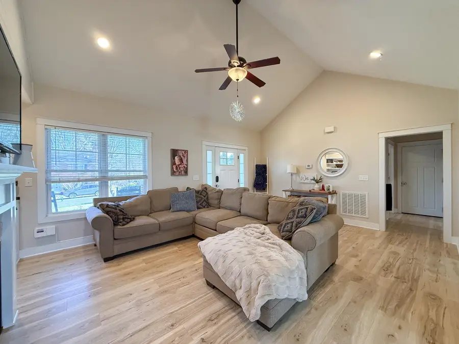 109 Berkeley Ave, Grottoes, VA 24441 - Image #2