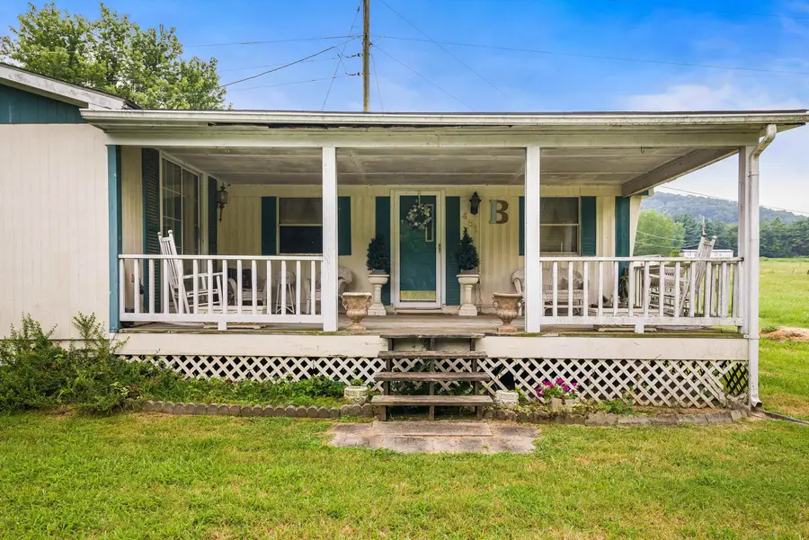 481 Eldon Yates Dr, Stanley, VA 22851 - Image #2