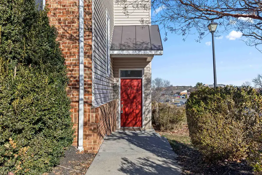 351 Blue Stone Hills Dr, Harrisonburg, VA 22801 - Image #2