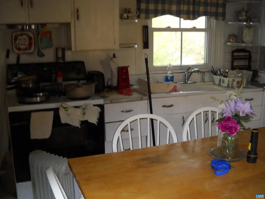 342 Morgans Hill Rd, Arvonia, VA 23004 - Image #3