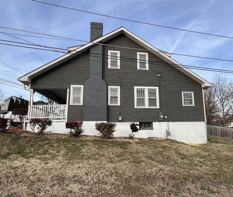 220 Elizabeth Ave, Waynesboro, VA 22980 - Image #2