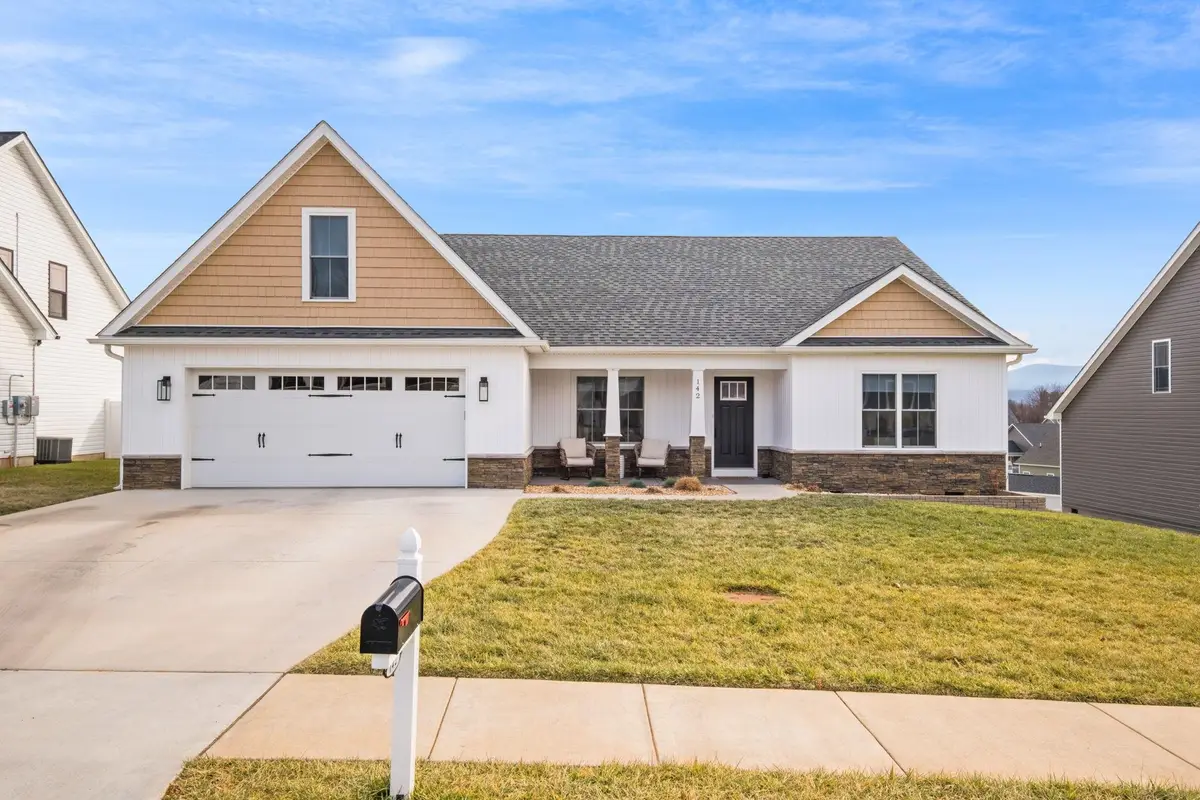 142 Lindburgh Dr, Waynesboro, VA 22980 - Image #1