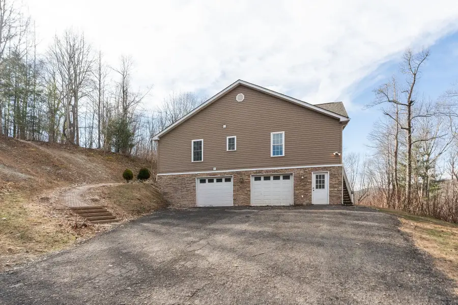 467 Reeds Gap Rd, Lyndhurst, VA 22952 - Image #2