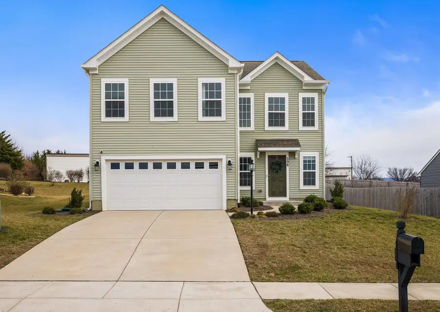 208 Oakbridge Dr, Waynesboro, VA 22980 - #2