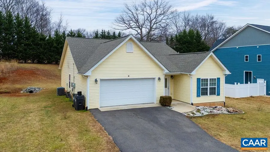 147 Stratford Pl W, Madison Heights, VA 24572 - Image #2