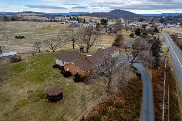 2769 Airport Rd, Bridgewater, VA 22812