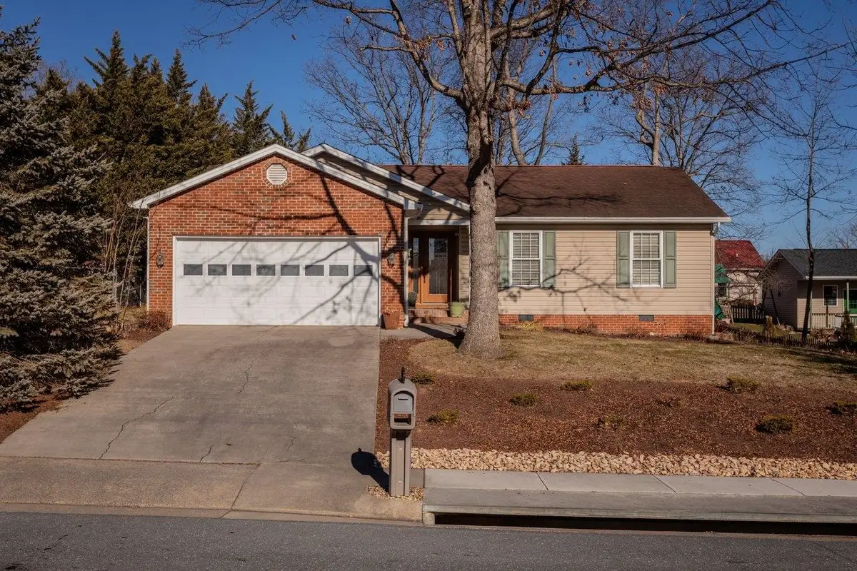 1716 Evergreen Dr, Harrisonburg, VA 22801 - Image #1