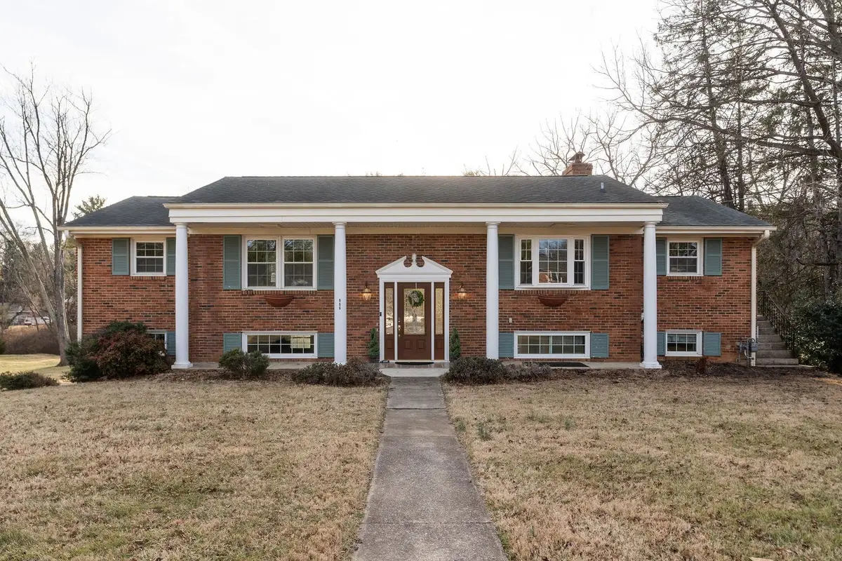 966 Northgate Ave, Waynesboro, VA 22980 - Image #1