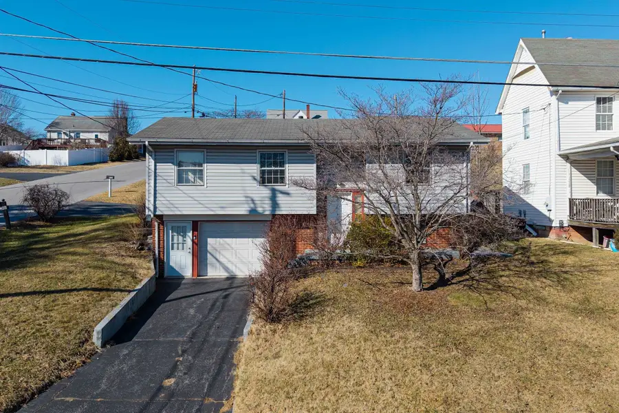 801 Grayson Ave, Waynesboro, VA 22980 - Image #2