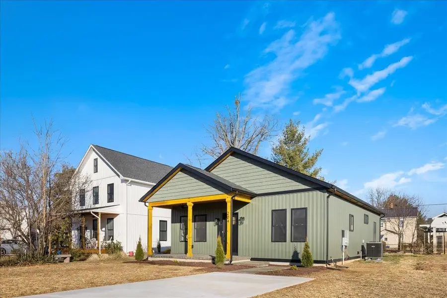 204 Lee Ave, Elkton, VA 22827 - Image #2