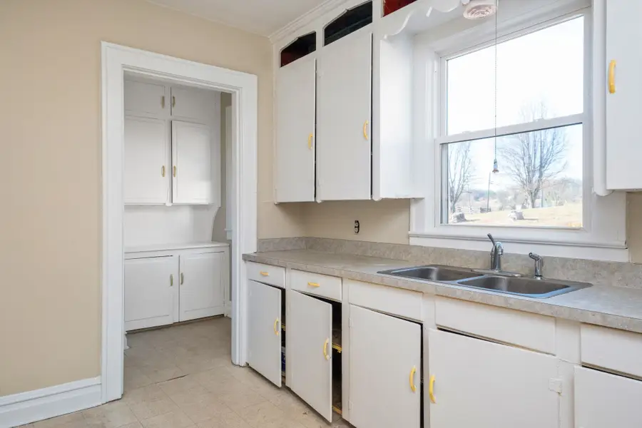 1910 Goose Creek Rd, Waynesboro, VA 22980 - Image #2