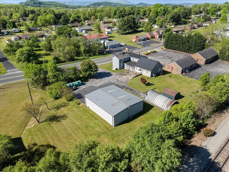 35 Tinkling Spring Rd, Fishersville, VA 22939 - #3