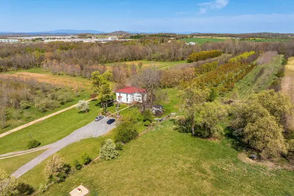 514 Lipscomb Rd, Stuarts Draft, VA 24477