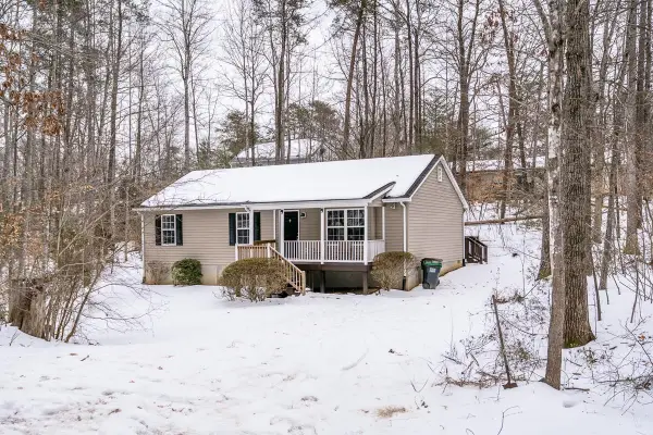 37 Hatchechubee Rd, Palmyra, VA 22963