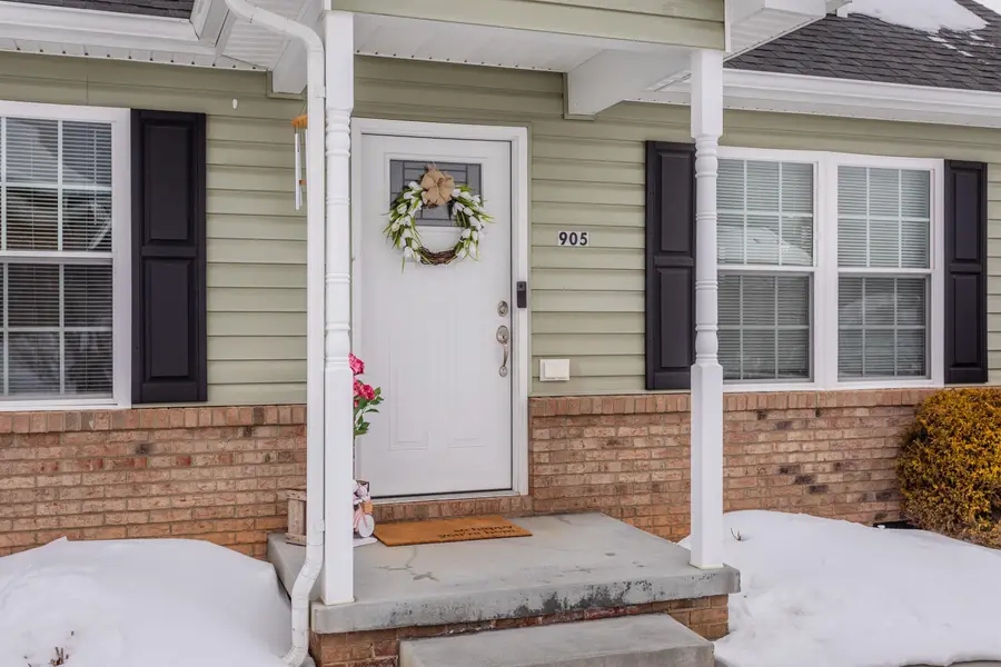 905 Macon Ave, Grottoes, VA 24441 - #2