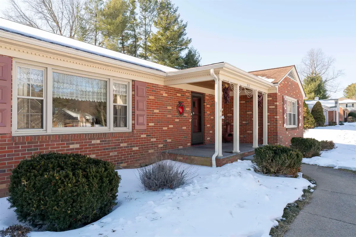 317 Windemere Dr, Staunton, VA 24401 - #1