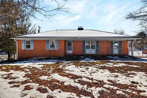 736 Middlebrook Rd, Staunton, VA 24401