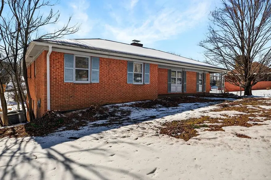 736 Middlebrook Rd, Staunton, VA 24401 - #2