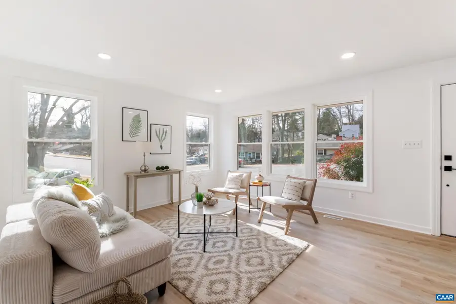 102 Baker St N, Charlottesville, VA 22901 - #2