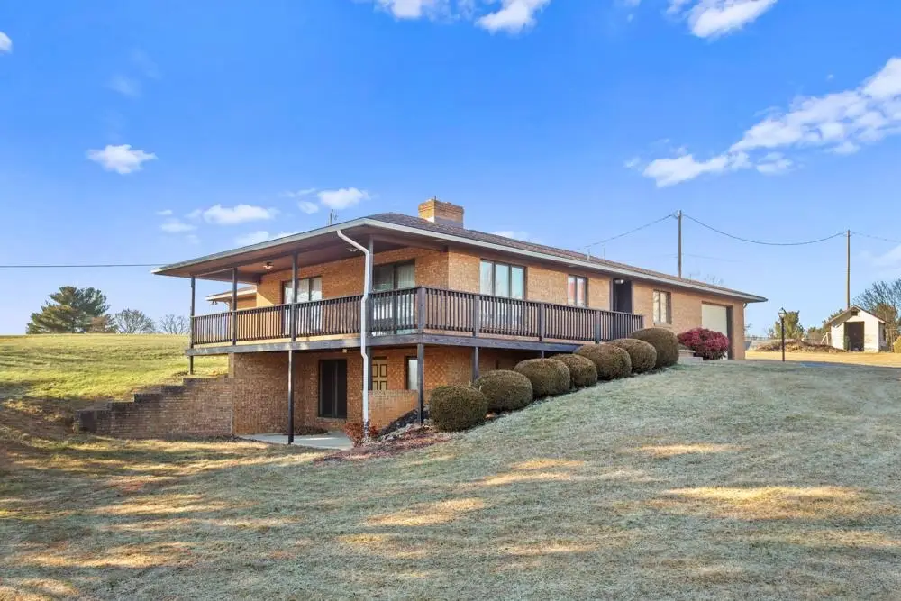 153 Sylvan Dr, Stuarts Draft, VA 24477 - #1