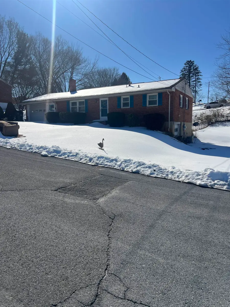 310 Commodore St, Staunton, VA 24401 - #2