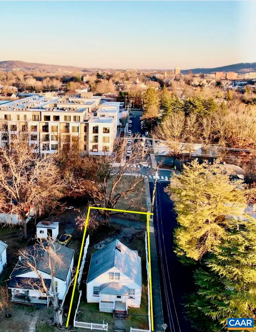 400 10 1/2 St, Charlottesville, VA 22903 - #3