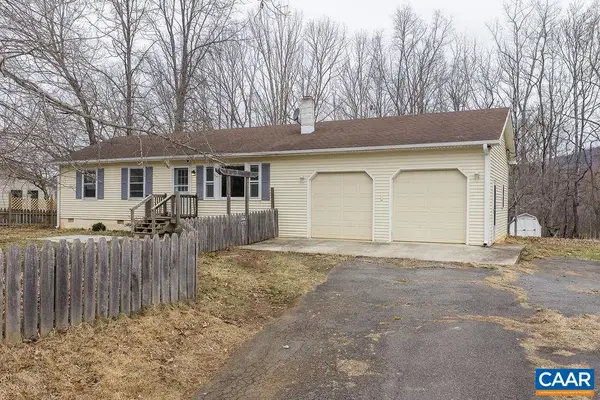 112 Pines Ln, Shipman, VA 22971