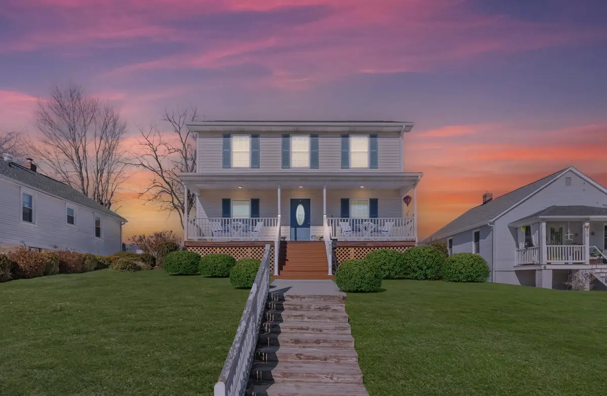 853 Sherwood Ave, Waynesboro, VA 22980 - #1