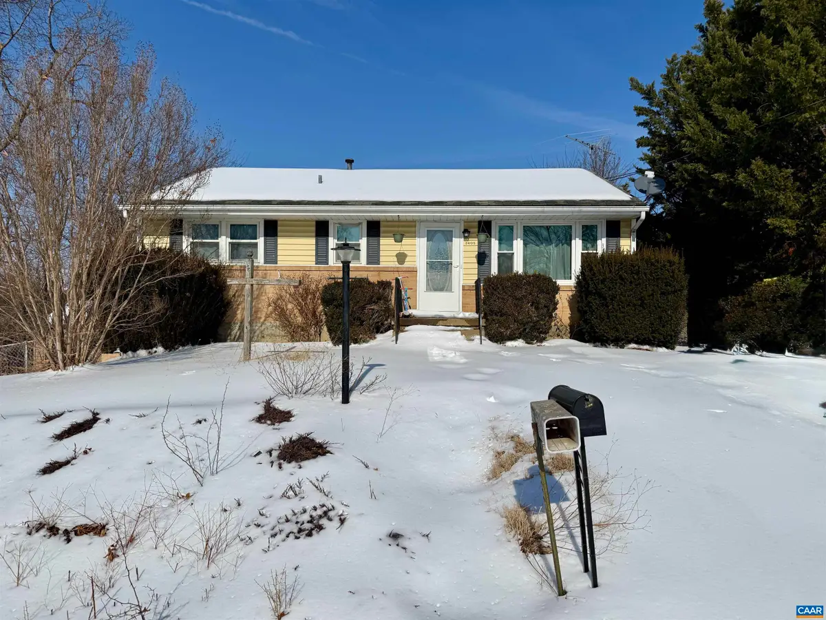 2405 Bare St, Staunton, VA 24401 - #1