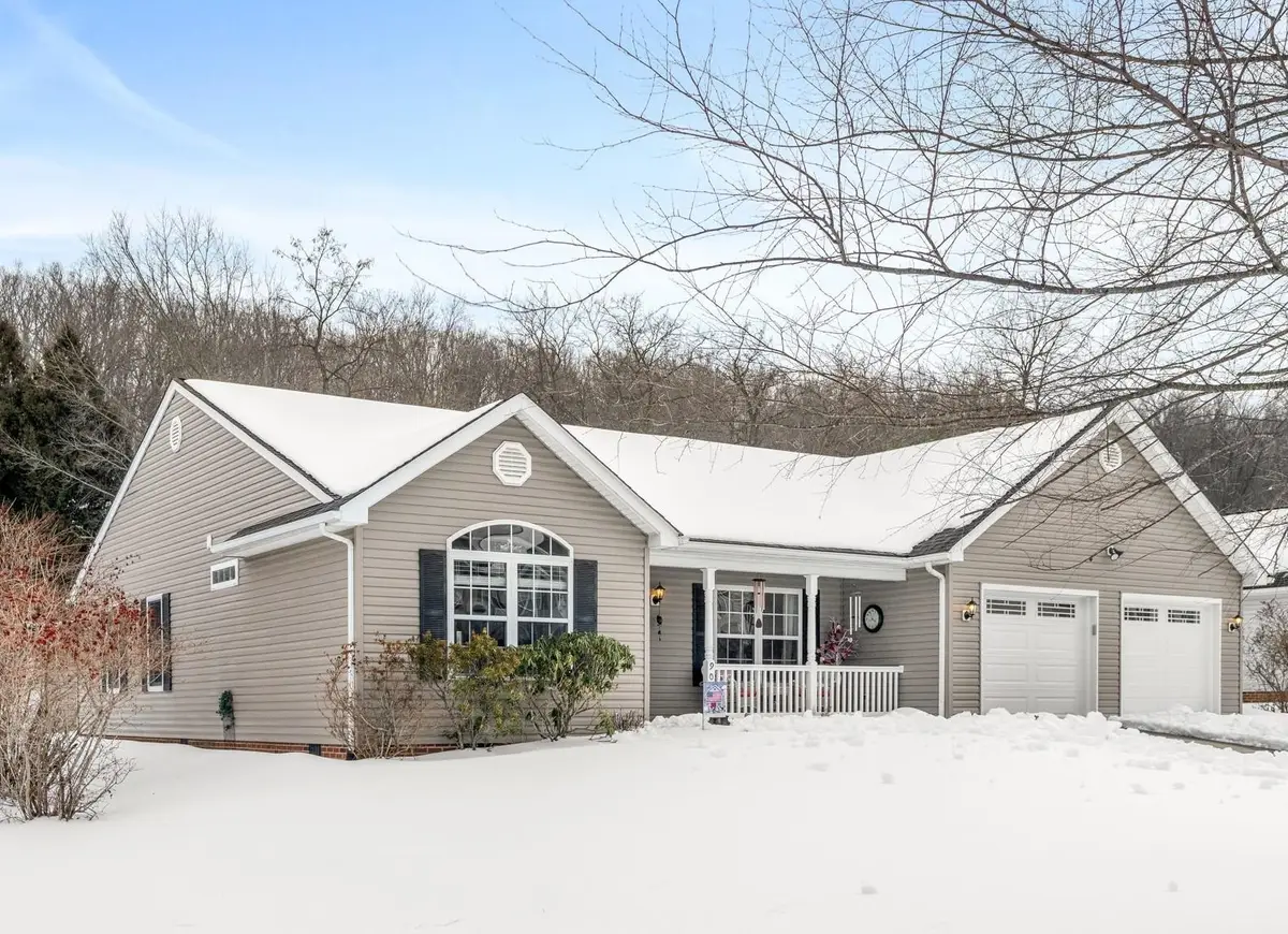 901 Ritchie Blvd, Staunton, VA 24401 - #1