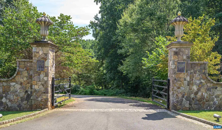 2621 Coopers Ln, Charlottesville, VA 22902 - #2