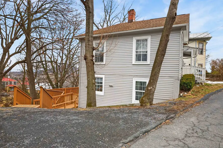 229 Jefferson St N, Staunton, VA 24401 - #3