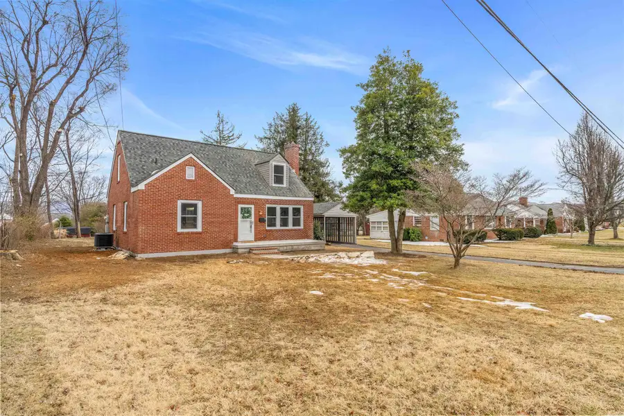 300 Alphin Ave, Waynesboro, VA 22980 - #2