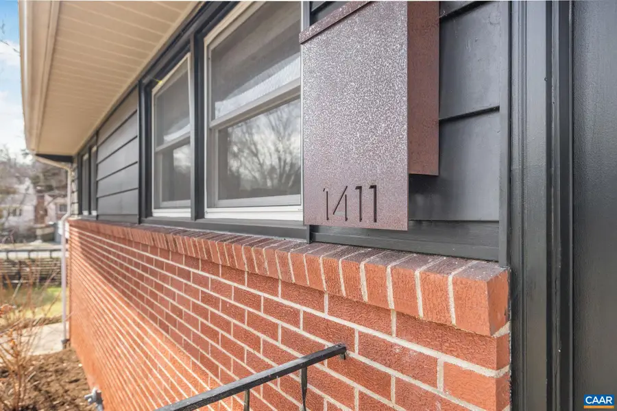 1411 Baker St, Charlottesville, VA 22903 - #2