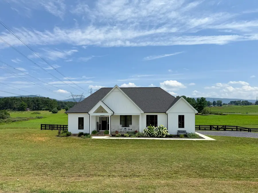 643 Cattle Scales Rd, Waynesboro, VA 22980 - #2