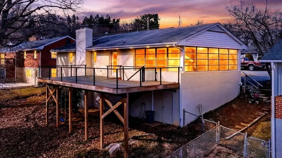 725 Aintree Pl, Staunton, VA 24401 - #2