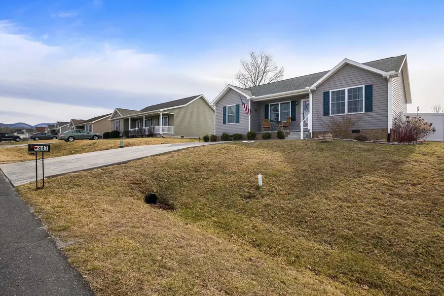 1447 Mandolin Ave, Grottoes, VA 24441 - #2
