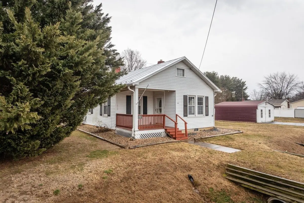 802 Cherry Ave, Grottoes, VA 24441 - #1