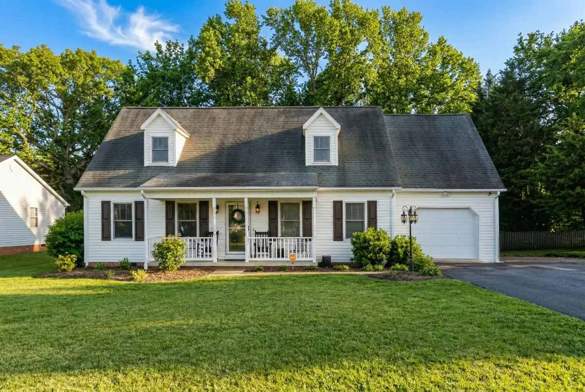 241 Bowmans Run Dr, Stuarts Draft, VA 24477 - #1