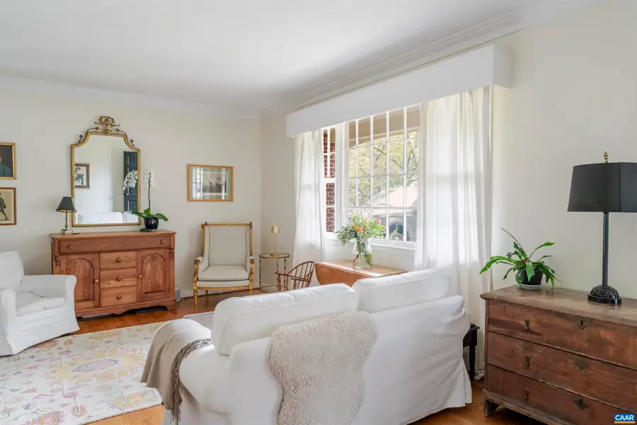 2302 Wakefield Rd, Charlottesville, VA 22901 - #2