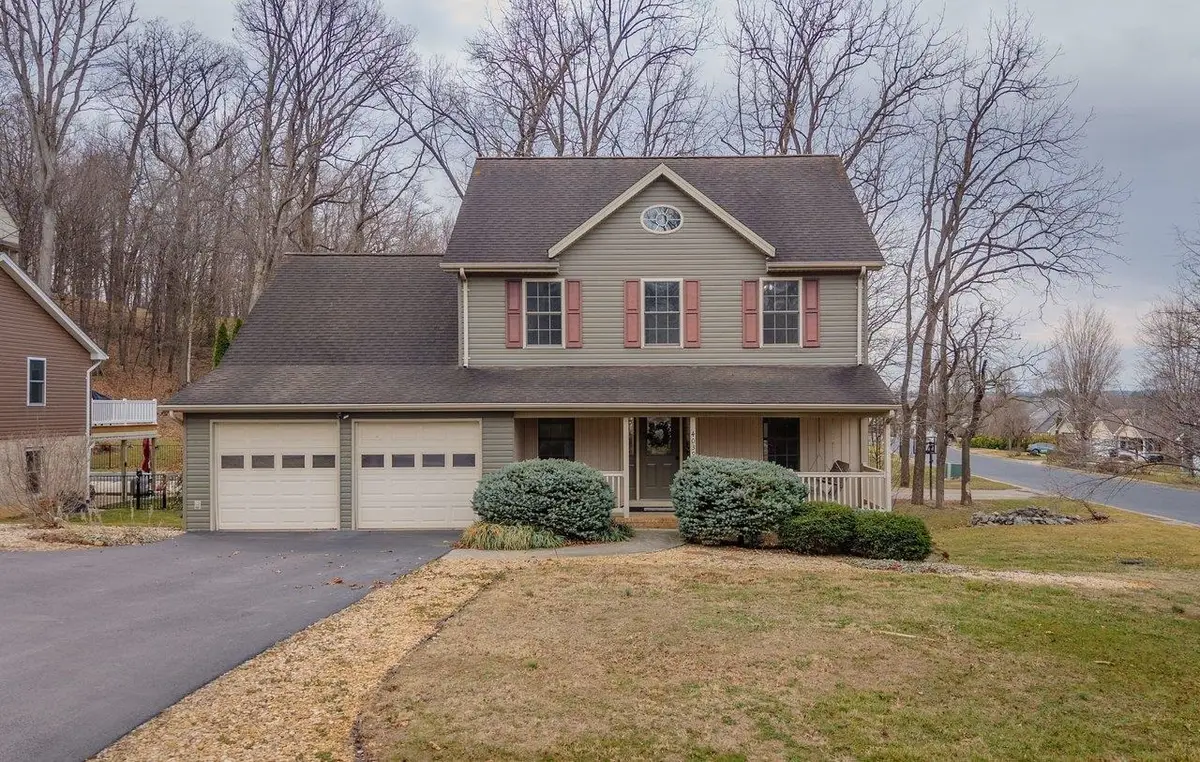 4039 Cannery Woods Dr, Bridgewater, VA 22812 - #1