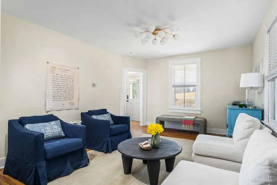 317 Madison St N, Staunton, VA 24401 - #3