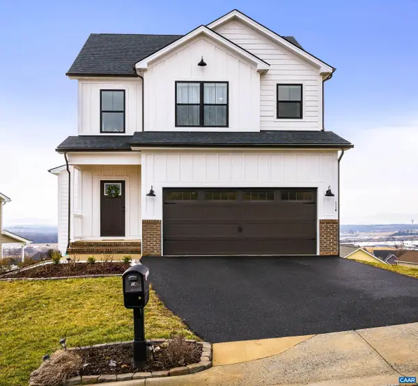 114 Chamberlain Dr, Staunton, VA 24401