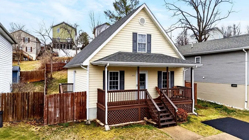 616 Grubert Ave, Staunton, VA 24401 - #1