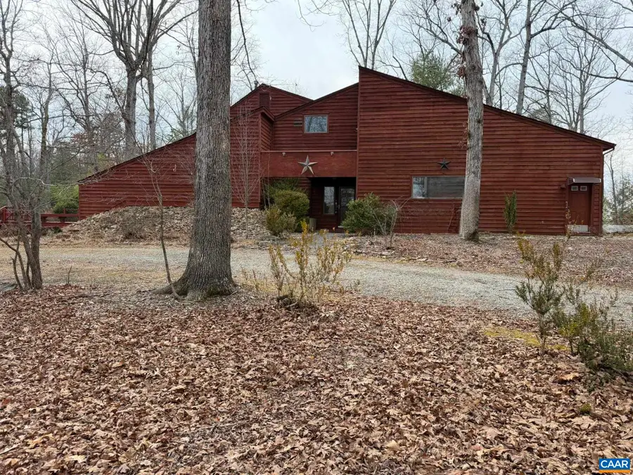 670 Baber Ln, Scottsville, VA 24590 - #2