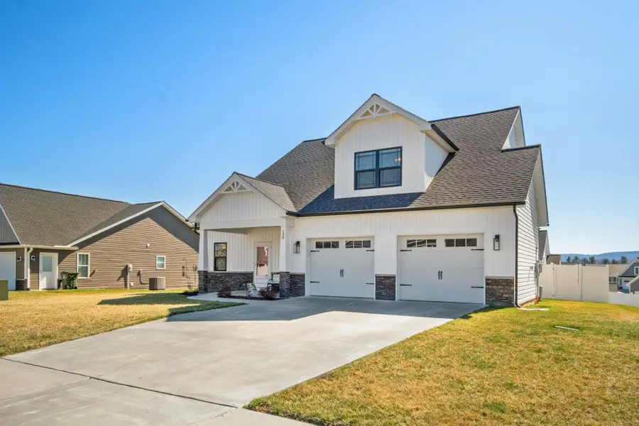 138 Lindburgh Dr, Waynesboro, VA 22980 - #3