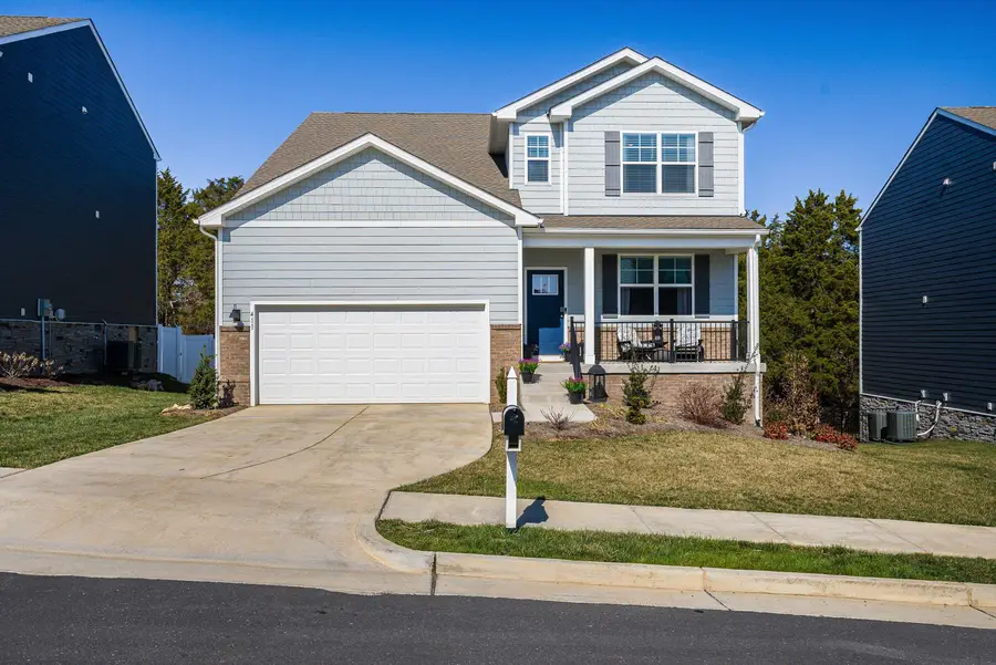 411 Stonewall Jackson Blvd, Staunton, VA 24401 - #2