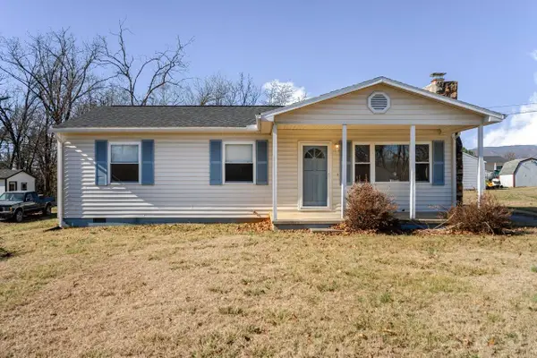 817 Tenth St, Shenandoah, VA 22849