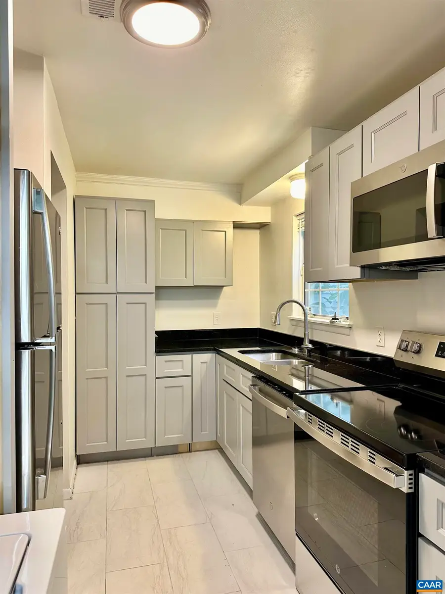104 Longwood Dr, Charlottesville, VA 22903 - #3